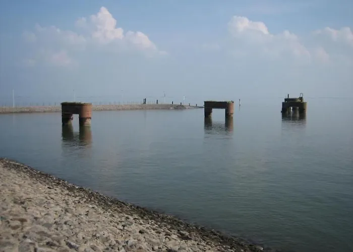 Nettes In Mit Garten By Interhome Сasa de vacaciones *